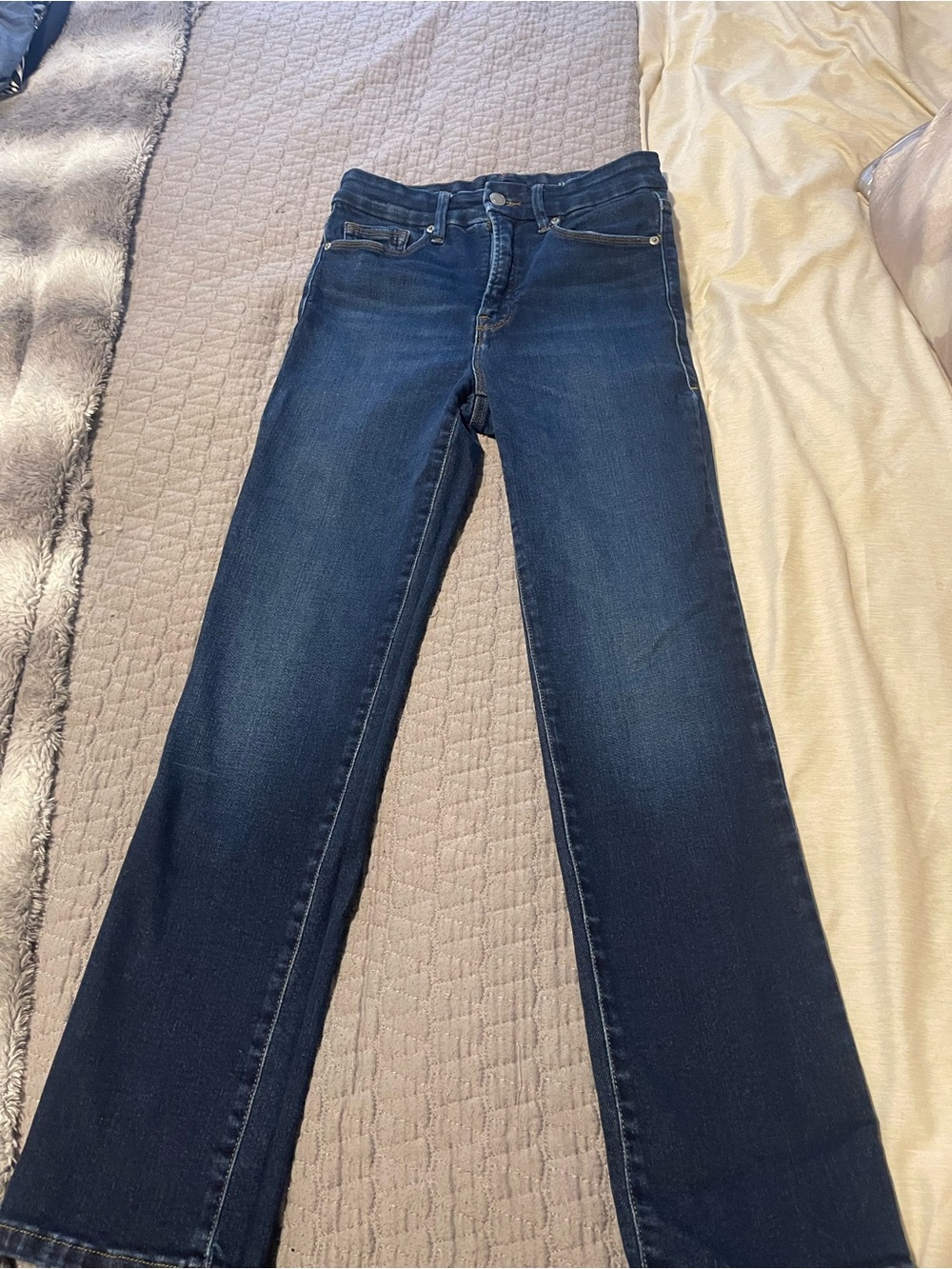 Good American
Good Classic Split Back
Pocket Straight Leg
